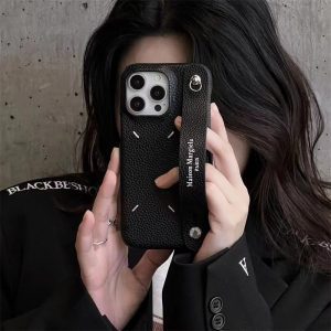 マルジェラ アイ フォン ケース iphone16/16pro ケース ベルト